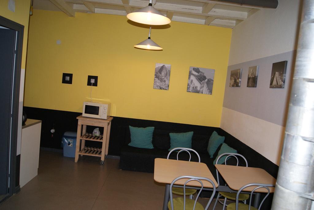 Happy Hostel Budapeste Quarto foto