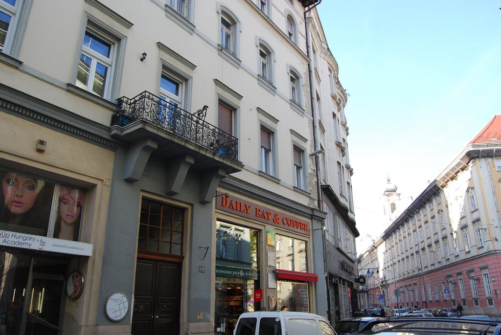 Happy Hostel Budapeste Exterior foto