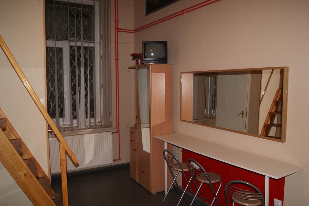 Happy Hostel Budapeste Quarto foto
