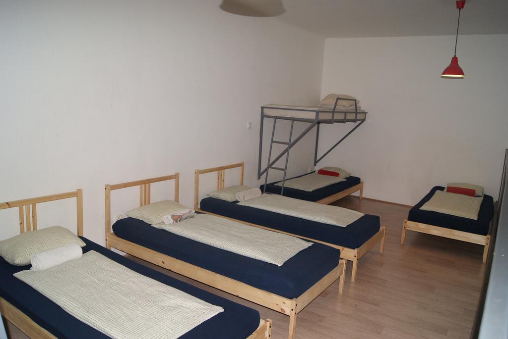 Happy Hostel Budapeste Quarto foto