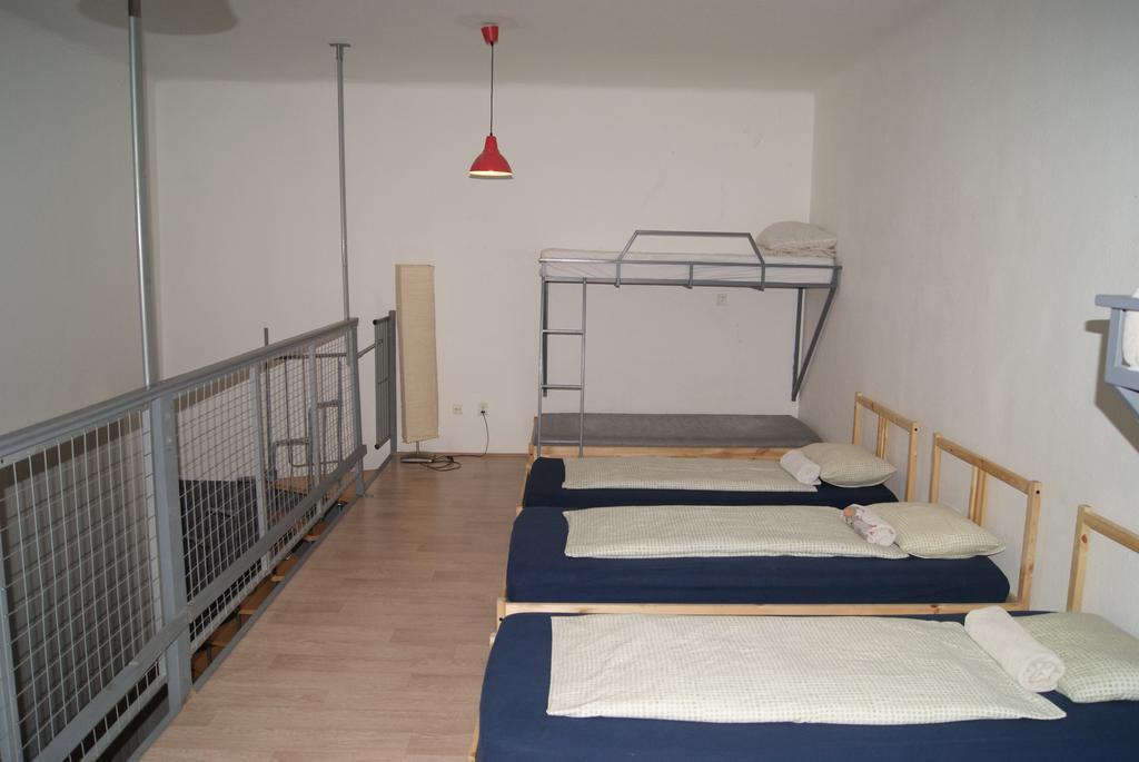 Happy Hostel Budapeste Quarto foto