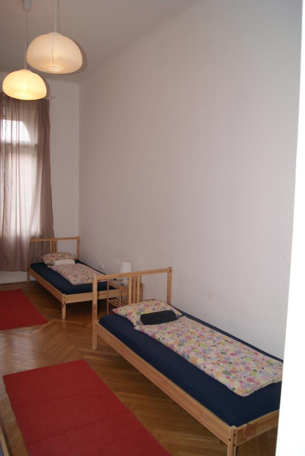 Happy Hostel Budapeste Exterior foto